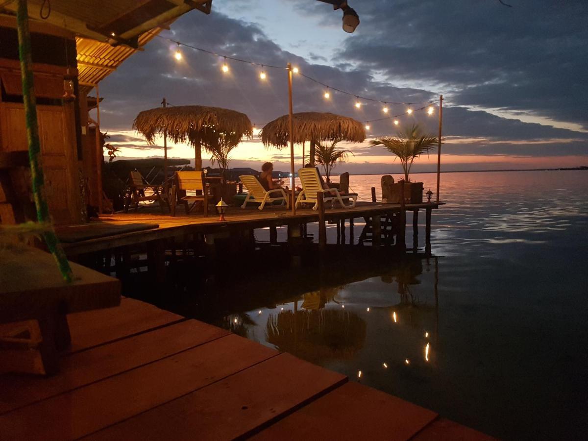 Barrbra Bnb Over The Sea Bocas del Toro Exterior foto